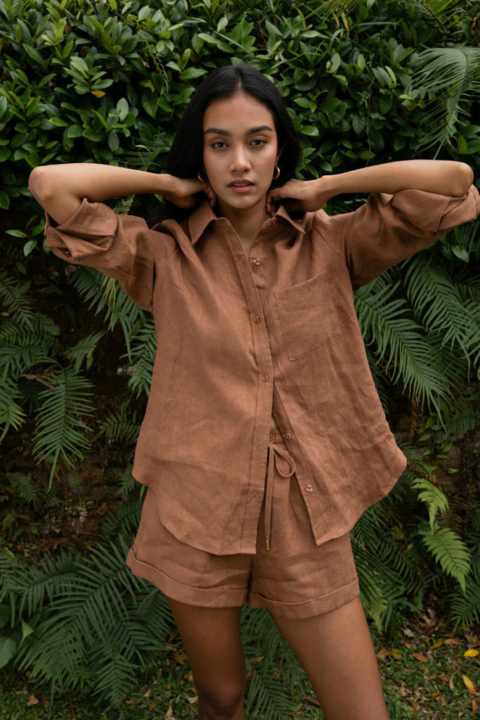 Summery The Label linen shirt in Chocolate – sustainable, breathable everyday linen wear