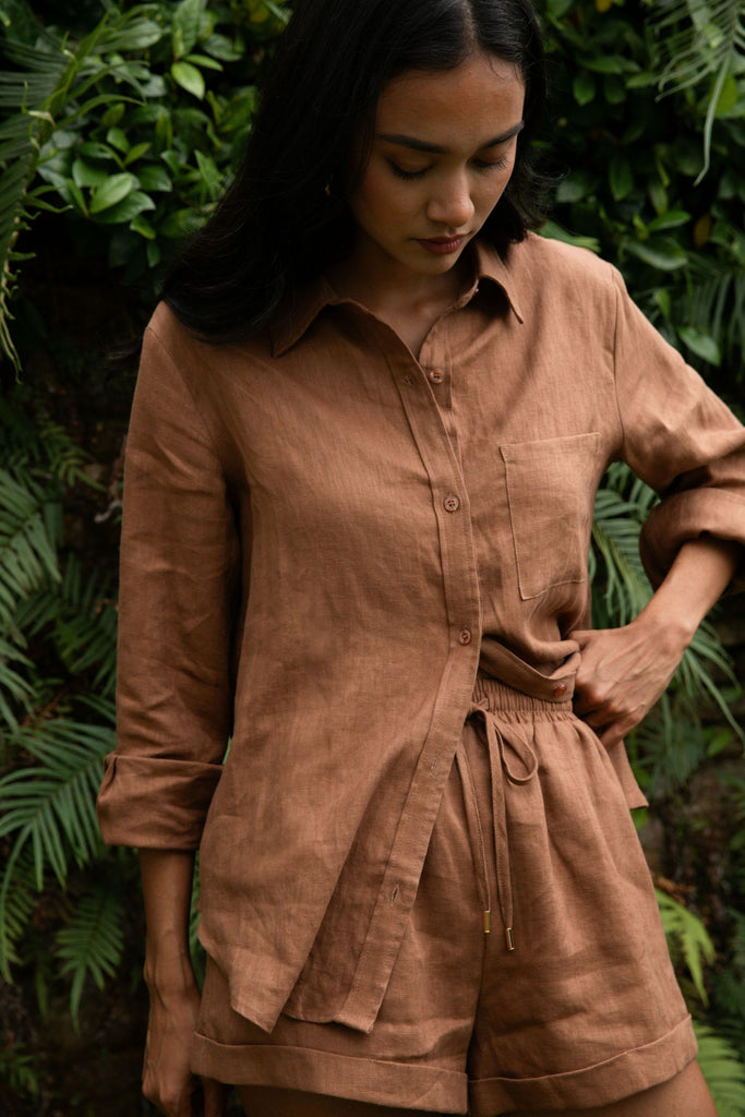 Summery The Label chocolate linen shorts – relaxed fit, breathable warm-weather bottoms